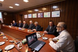 بازدید معاون وزیر و هیئت همراه بهداشت و درمان کشور بلاروس از مرکز قلب و عروق شهید رجایی: عکس شماره 4 / 12